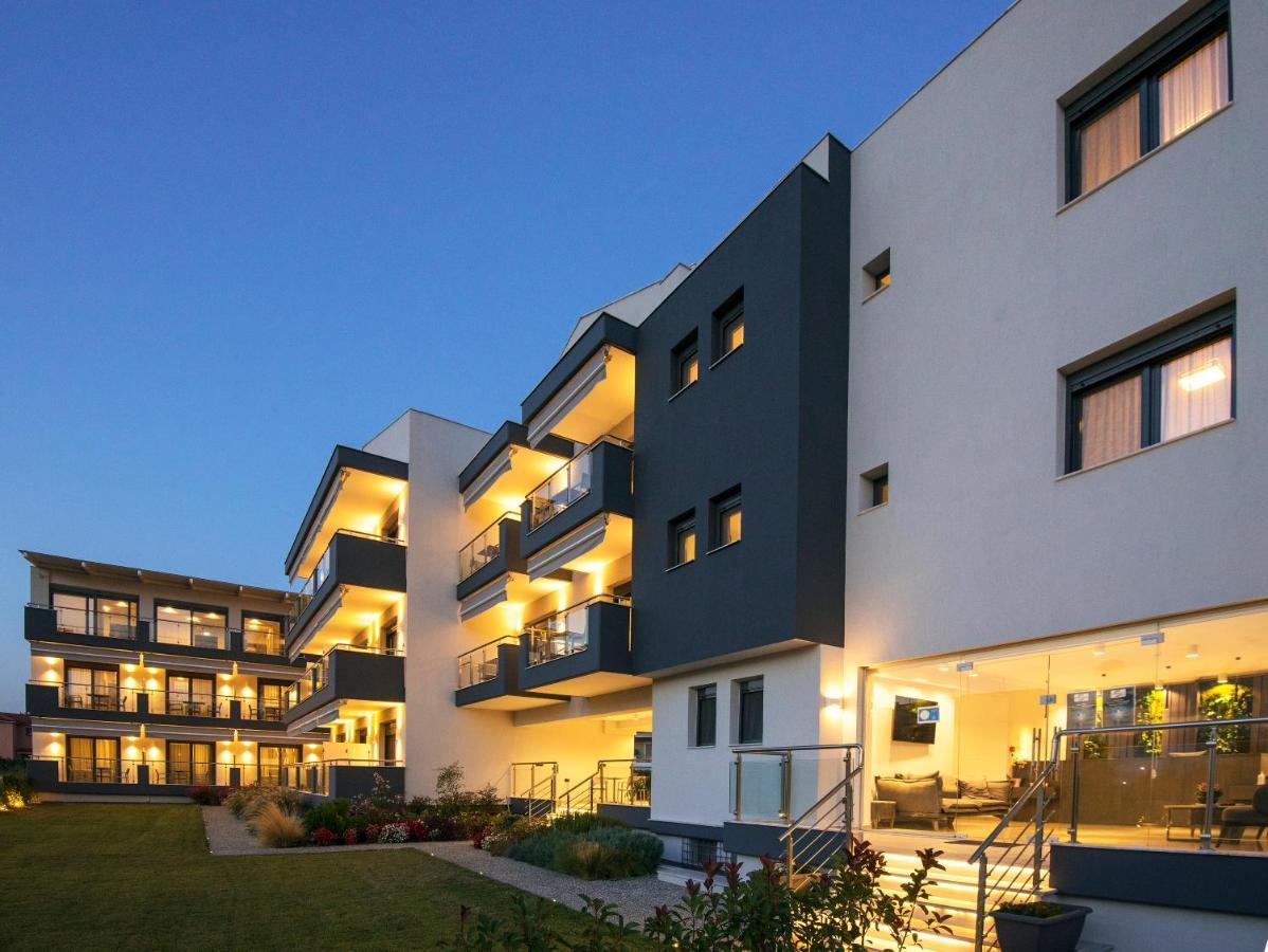 Botanica Luxury Suites Neos Marmaras Exterior photo
